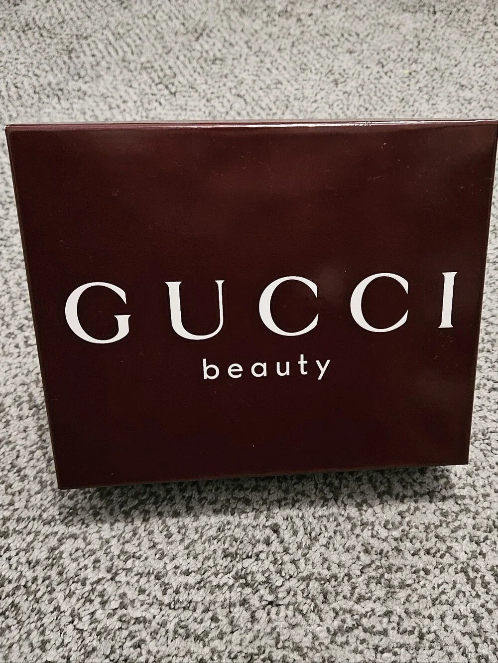 NWOT: Gucci Beauty Box in Burgundy and White